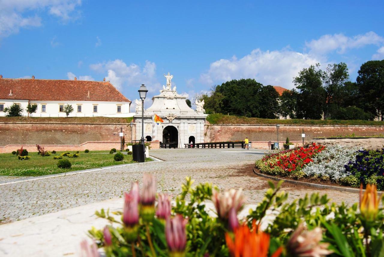 Sfanta Ecaterina - Garsoniera Alba Iulia Apartment Екстериор снимка